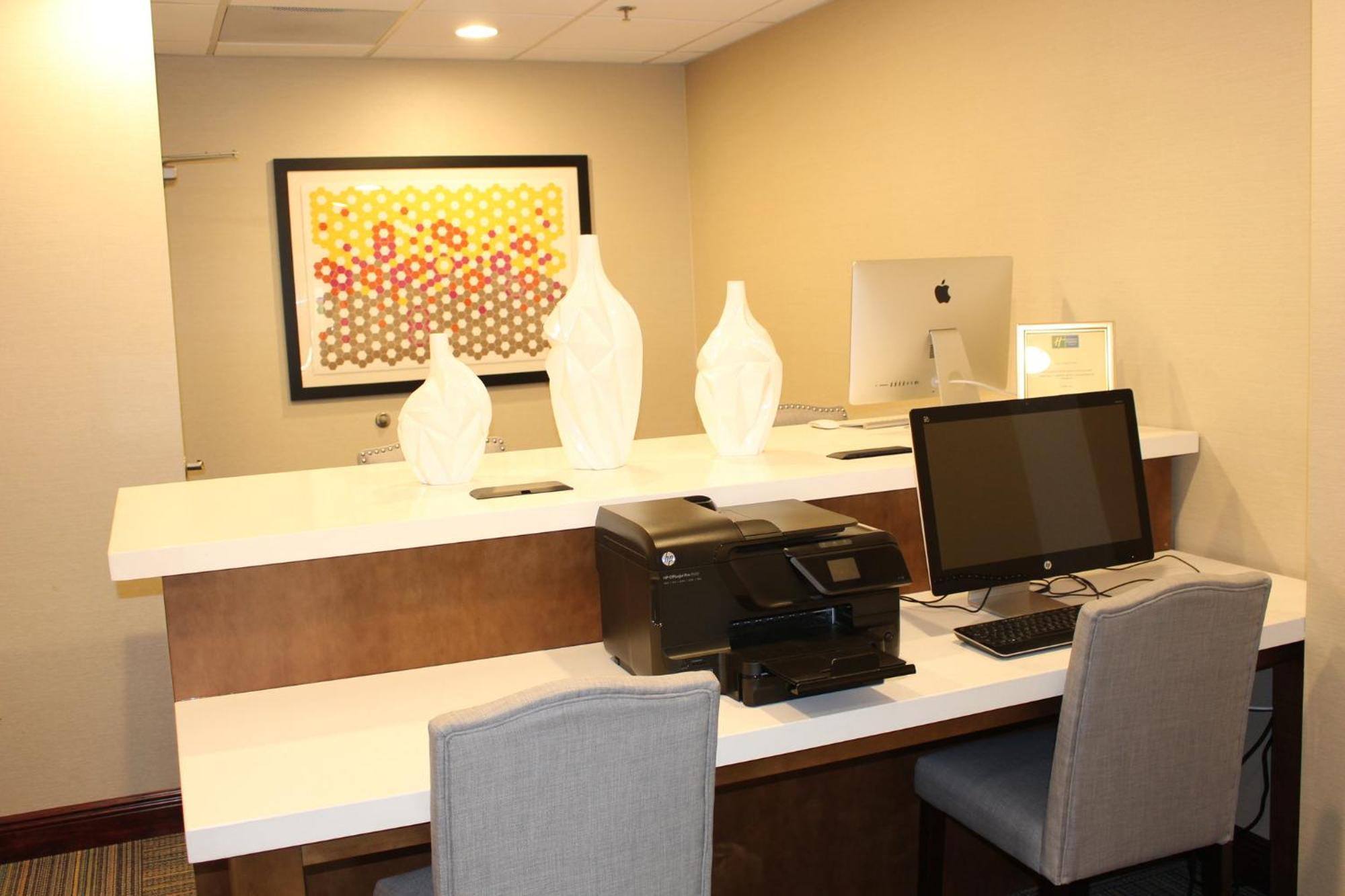 Express & Mobile West I-10 By Ihg Hotel 3*